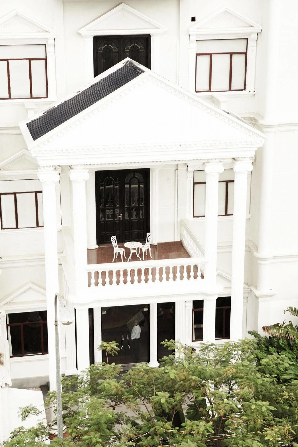 White Mansion 白色公馆 Hotel Phnom-Penh Buitenkant foto